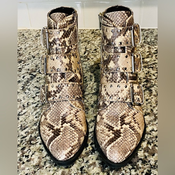Steven New York Wms Harmon Snakeprint Ankle Boots Sz 5 - Picture 4 of 8